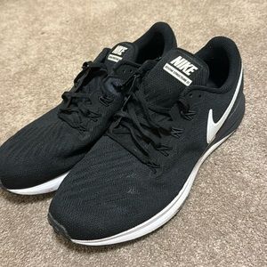 Men’s Nike Zoom Structure 22 Sneakers